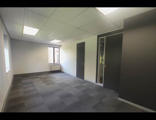 586M² OFFICE TO LET IN BRYANSTON