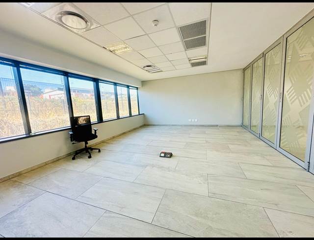 5,108M² OFFICE TO LET IN BRYANSTON