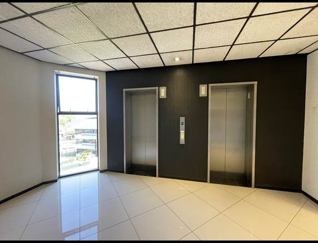 374M² OFFICE TO LET IN ROSEBANK