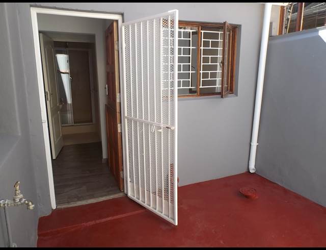 2 bed property to rent in WOODSTOCK