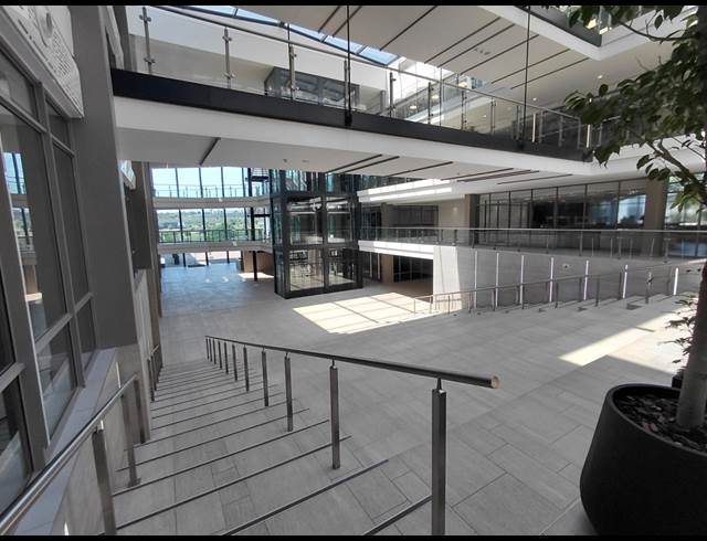 6,746M² OFFICE TO LET IN WATERFALL