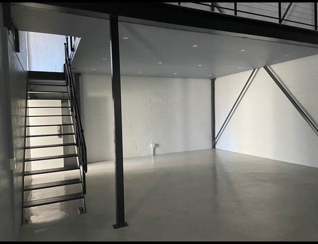 290M² WAREHOUSE TO LET IN WESTLAKE