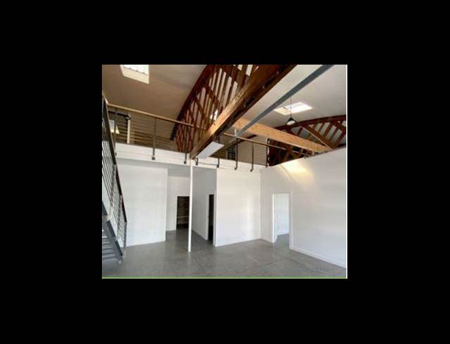 261M² WAREHOUSE RENTED IN SALT RIVER
