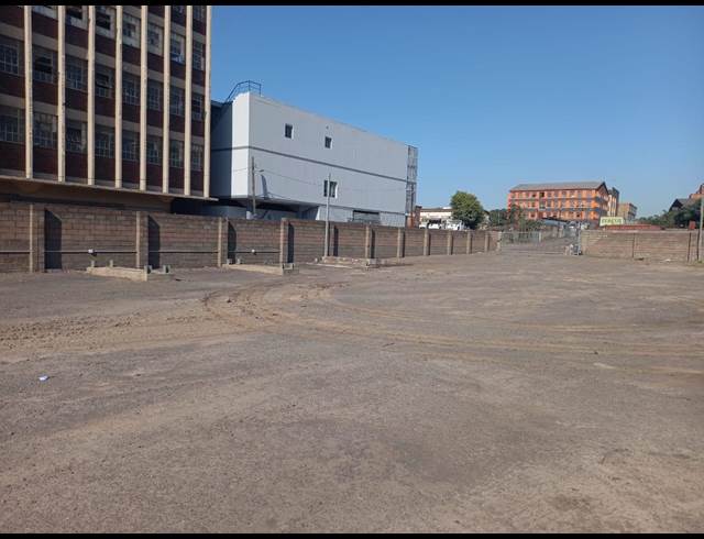 8,500M² WAREHOUSE TO LET IN CLAIRWOOD