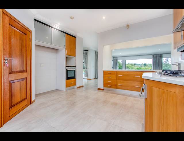 4 BEDROOM HOUSE TO LET IN DAINFERN GOLF ESTATE