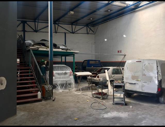 270M² WAREHOUSE TO LET IN STRIJDOMPARK