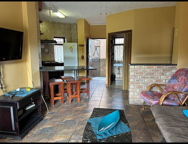2 BEDROOM APARTMENT TO LET IN UVONGO BEACH