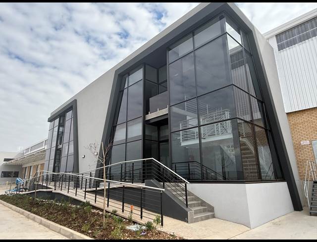 8,320M² WAREHOUSE TO LET IN AIRPORT PARK