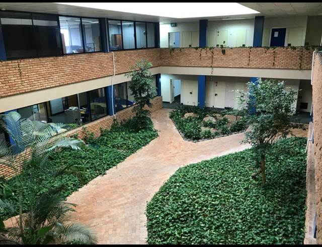 4,558M² OFFICE TO LET IN RANDJESPARK