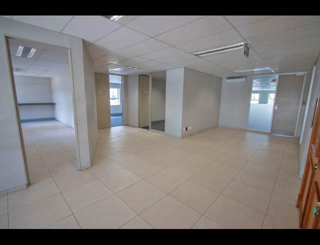 520M² OFFICE TO LET IN WOODMEAD