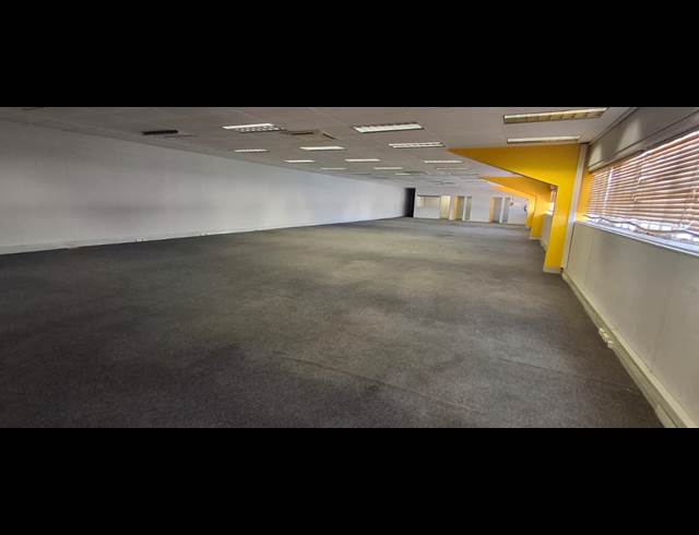489M² BUILDING TO LET IN BOKSBURG EAST