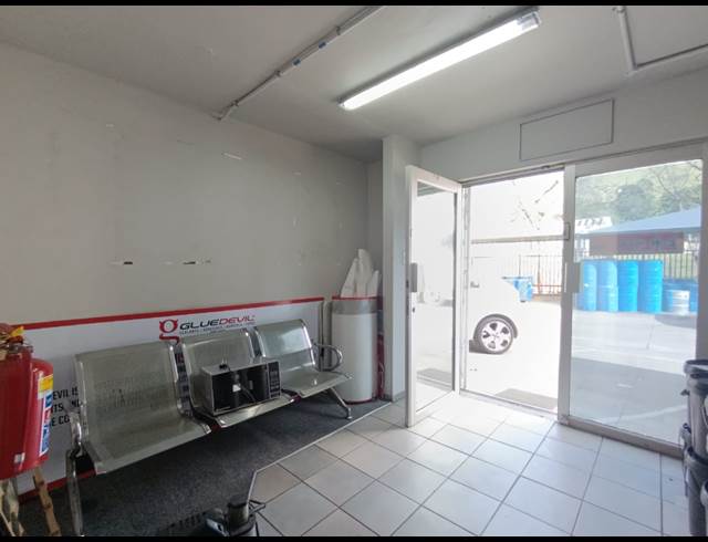 2,769M² WAREHOUSE TO LET IN WESTMEAD