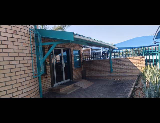 687M² BUILDING TO LET IN NELSPRUIT INDUSTRIAL