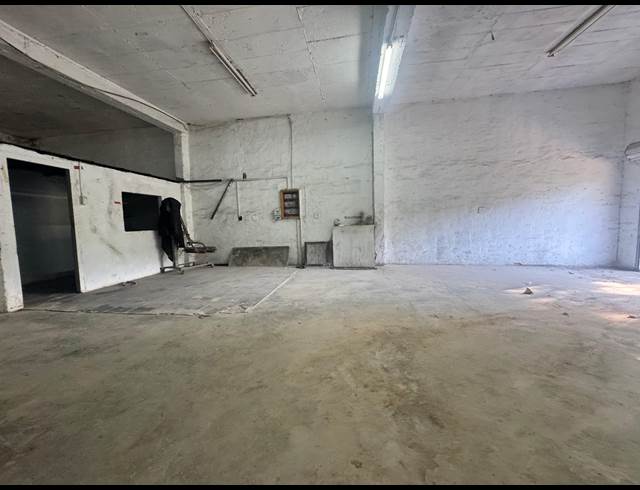 240M² WAREHOUSE TO LET IN PHOENIX INDUSTRIAL