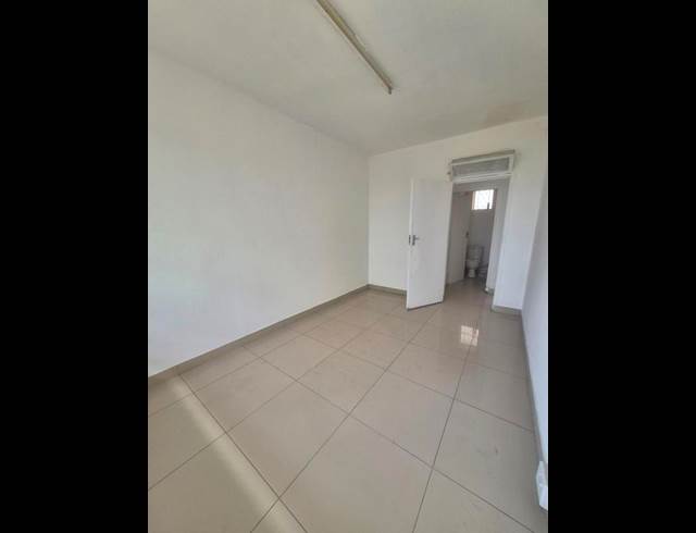 1 BEDROOM PROPERTY TO RENT IN OVERPORT