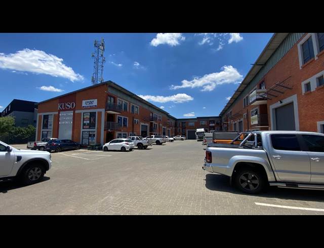 300M² WAREHOUSE TO LET IN HENNOPSPARK