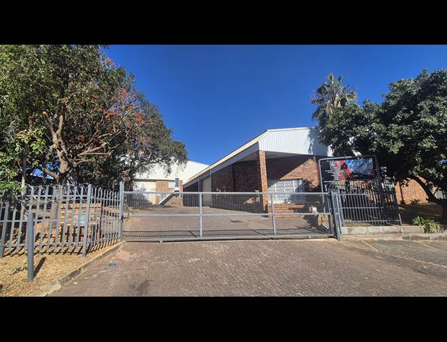 2,049M² WAREHOUSE TO LET IN WEST ACRES EXT 1