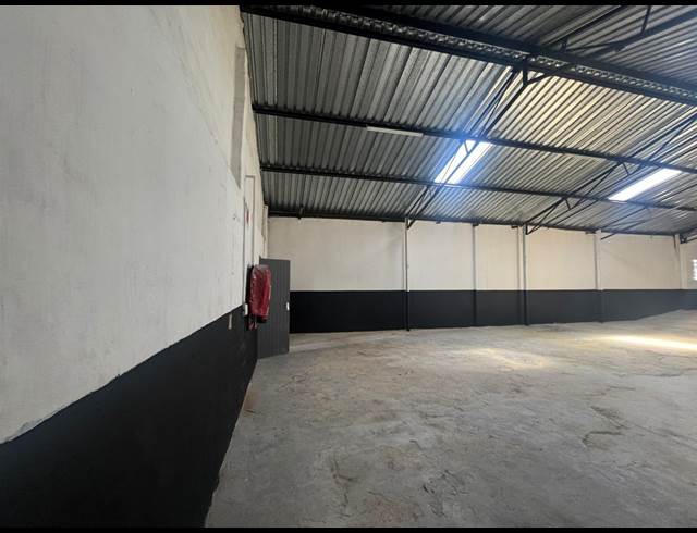 290M² WAREHOUSE TO LET IN SEBENZA