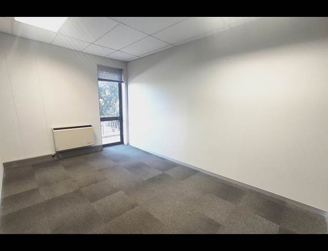586M² OFFICE TO LET IN BRYANSTON