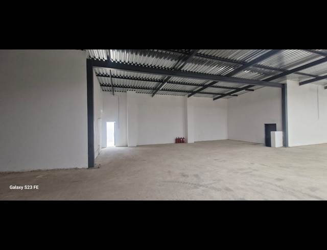 705M² WAREHOUSE TO LET IN STAFFORD