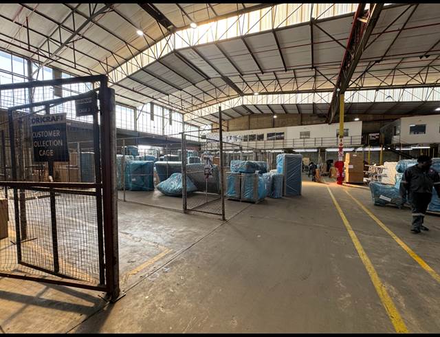 19,369M² WAREHOUSE TO LET IN STORMILL