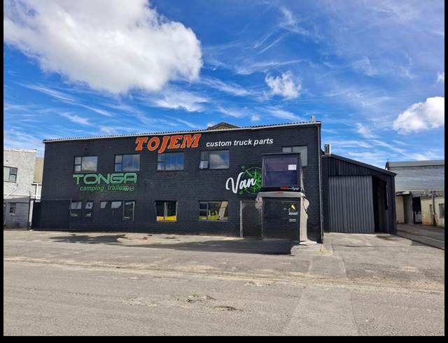 813M² WAREHOUSE RENTED IN TRIANGLE FARM