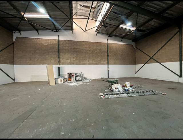 331M² WAREHOUSE TO LET IN MEADOWDALE