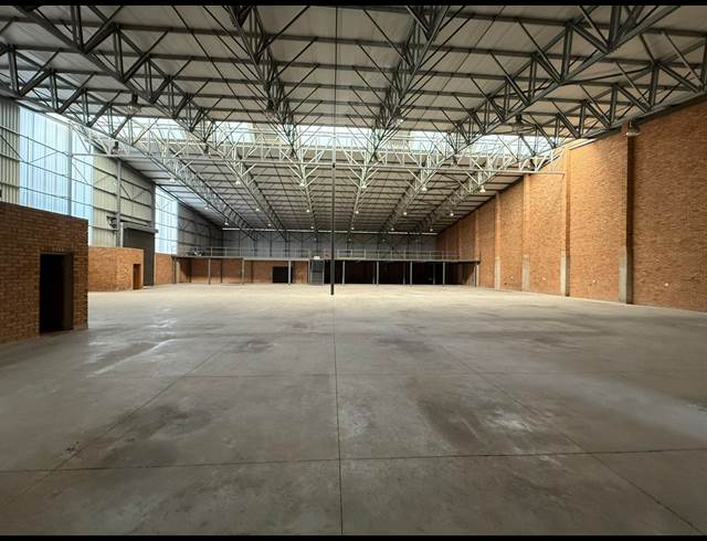 2,500M² WAREHOUSE TO LET IN LASER PARK