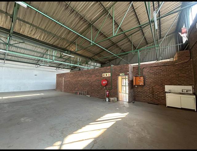 487M² WAREHOUSE TO LET IN LONGDALE