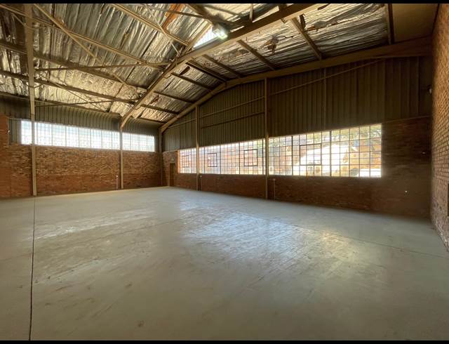 450M² WAREHOUSE TO LET IN HALFWAY HOUSE