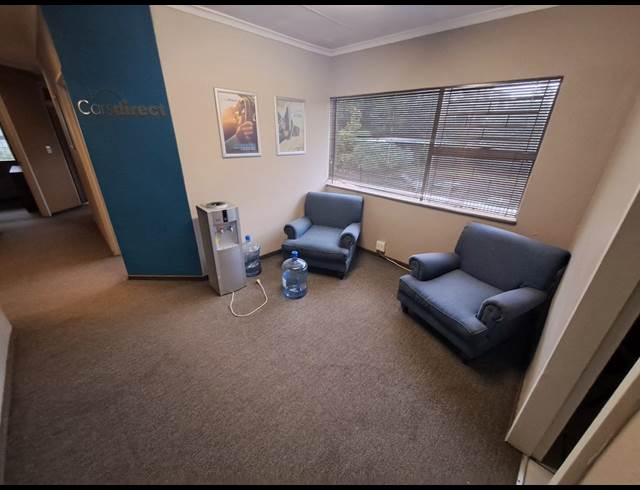 180M² OFFICE TO LET IN THREE RIVERS PROPER