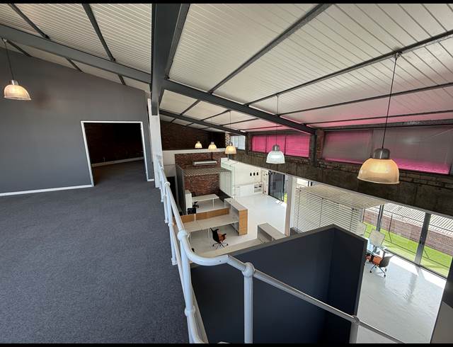 260M² OFFICE TO LET IN WOODSTOCK
