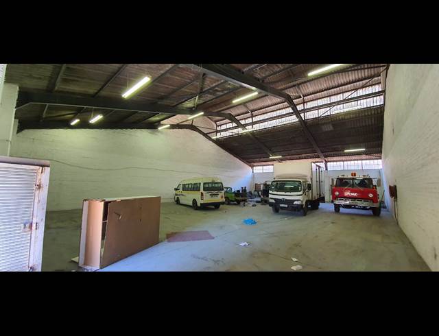 425M² WAREHOUSE TO LET IN AIRPORT INDUSTRIA