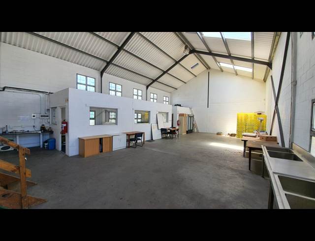 234M² BUILDING TO LET IN AIRPORT INDUSTRIA