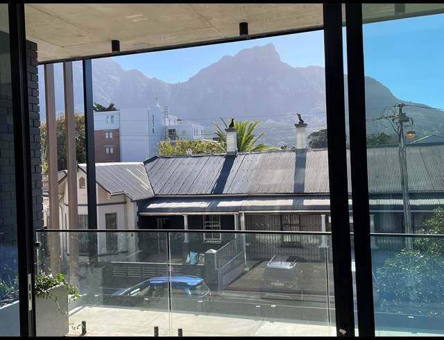 881M² OFFICE RENTED IN CLAREMONT