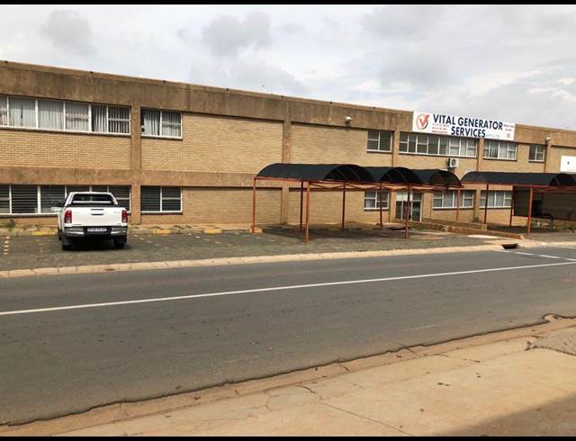 4,125M² WAREHOUSE TO LET IN LEA GLEN