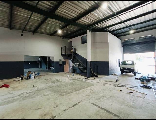INDUSTRIAL PROPERTY TO RENT IN STRYDOM PARK