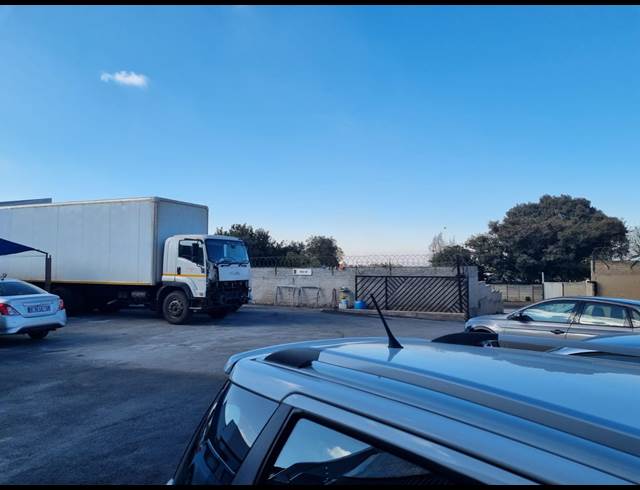 650M² WAREHOUSE TO LET IN ALBERTON NORTH
