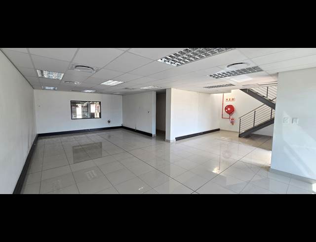 517M² WAREHOUSE TO LET IN NORTH RIDING