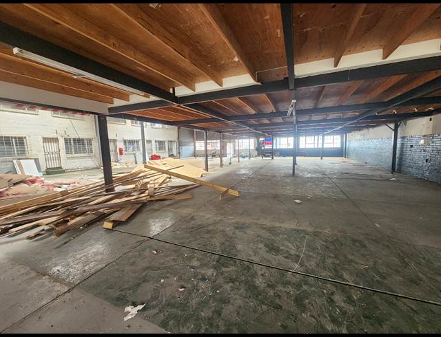600M² WAREHOUSE TO LET IN WADEVILLE