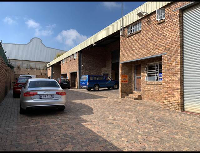 235M² WAREHOUSE RENTED IN LASER PARK