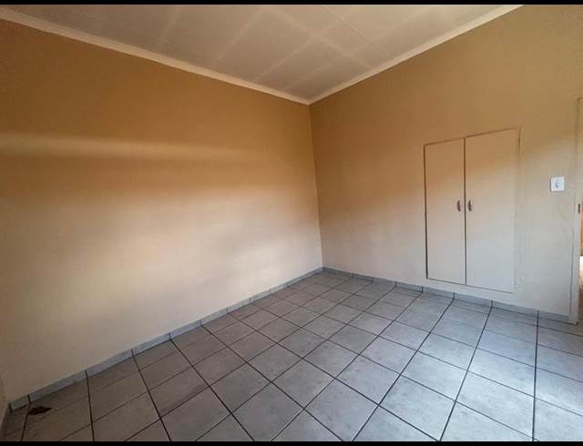 1 BEDROOM PROPERTY TO RENT IN MOKOPANE CENTRAL