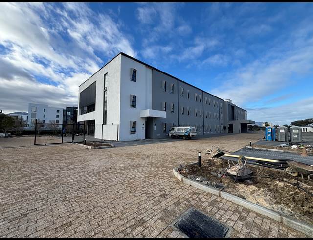 86M² OFFICE TO LET IN PAARDEVLEI
