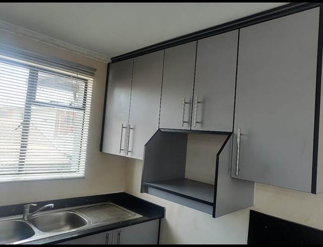 2 bed property to rent in CROWN GARDENS