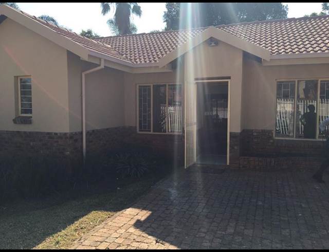 3 BEDROOM PROPERTY TO RENT IN EAST LYNNE