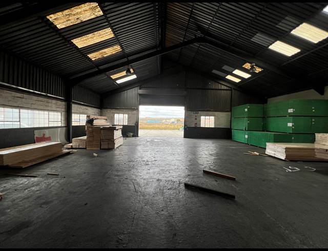 1,750M² WAREHOUSE TO LET IN BLACKHEATH INDUSTRIAL