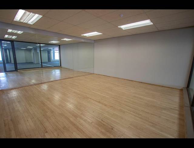 1,557M² OFFICE TO LET IN PARKTOWN