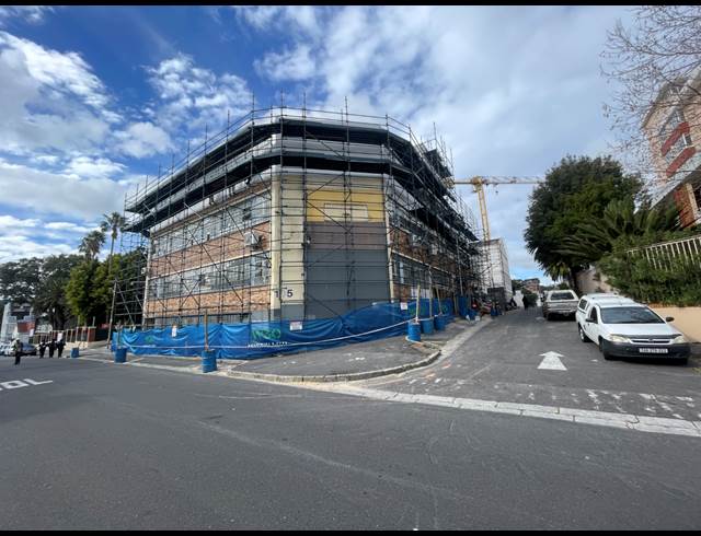 1,600M² OFFICE TO LET IN GARDENS