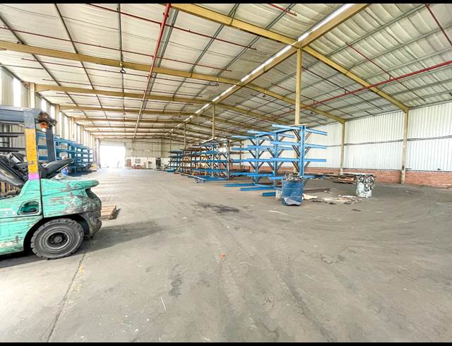 1,469M² WAREHOUSE TO LET IN WESTMEAD
