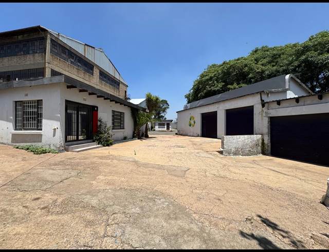 360M² WAREHOUSE TO LET IN INDUSTRIA NORTH